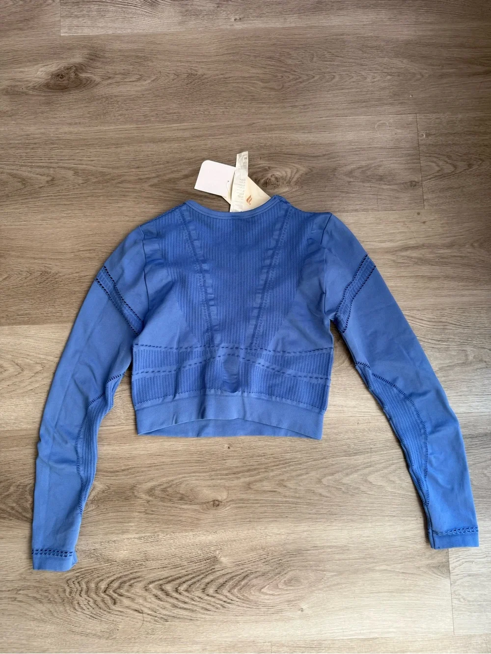 Fabletics Periwinkle Seamless Long Sleeve Crop Top - Picture 5 of 6